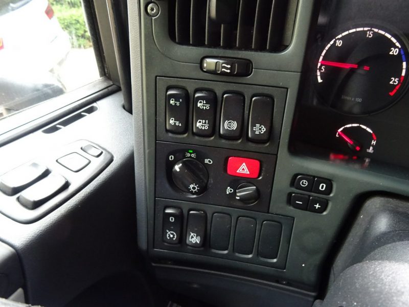 Scania P250 Euro 6 Firanka winda klapa poduszki sprowadzony Scania P 250 Euro 6 firanka winda klapa przebieg udokumentowany Sprowa