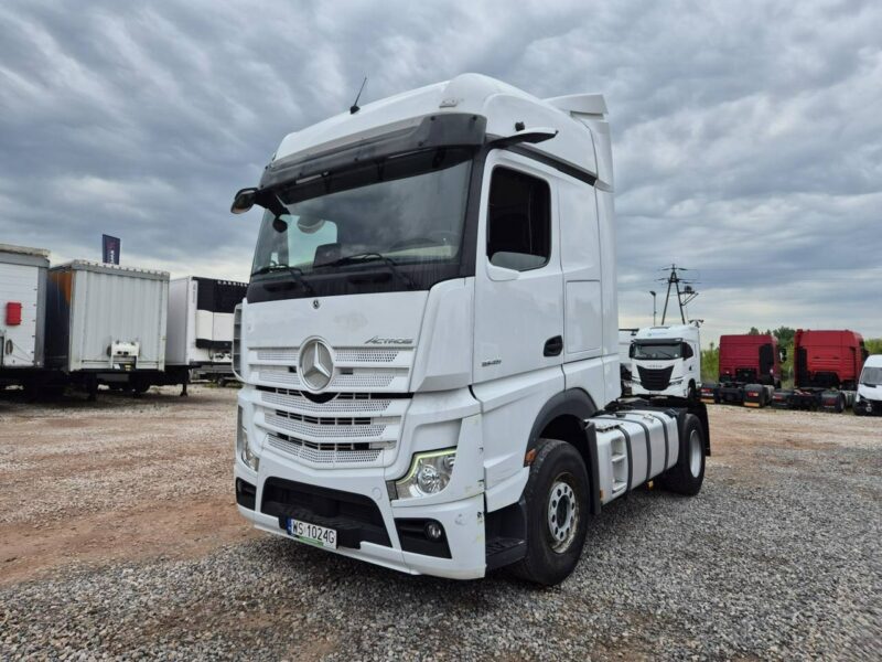 Mercedes Actros