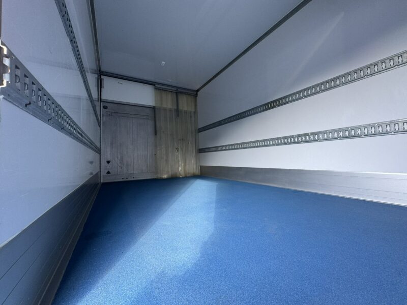 Iveco Daily 72C18 Mroźnia HI-MATIC 14 Euro Palet Kamera Agregat Thermo King V600X Boczne Drzwi Winda BAR 1000KG (70C18)