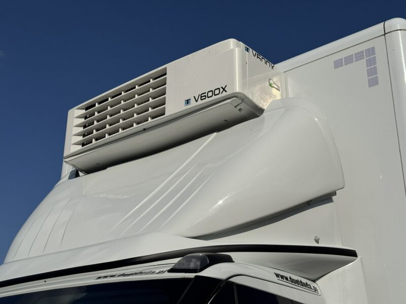 Iveco Daily 72C18 Mroźnia HI-MATIC 14 Euro Palet Kamera Agregat Thermo King V600X Boczne Drzwi Winda BAR 1000KG (70C18)