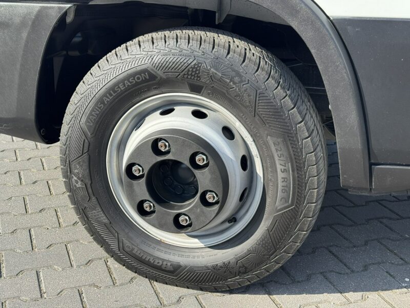 Iveco Daily 72C18 Mroźnia HI-MATIC 14 Euro Palet Kamera Agregat Thermo King V600X Boczne Drzwi Winda BAR 1000KG (70C18)