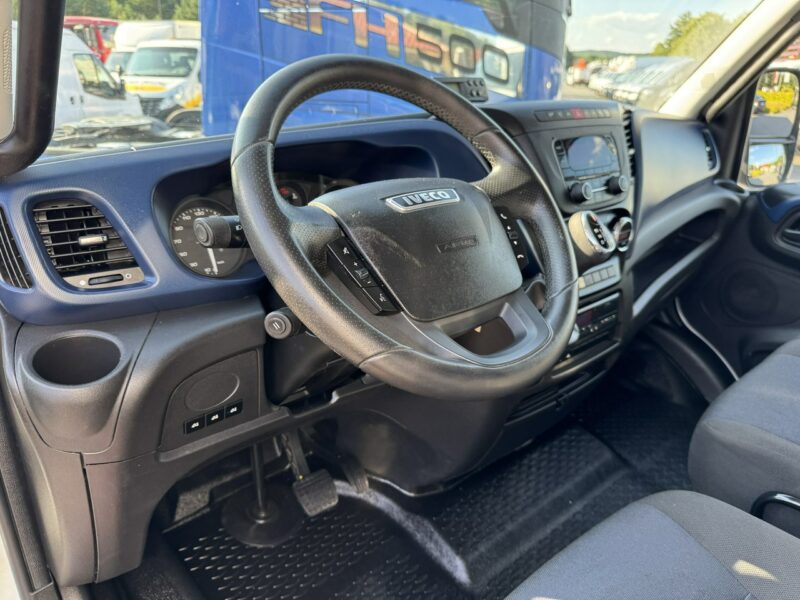 Iveco Daily 72C18 Mroźnia HI-MATIC 14 Euro Palet Kamera Agregat Thermo King V600X Boczne Drzwi Winda BAR 1000KG (70C18)