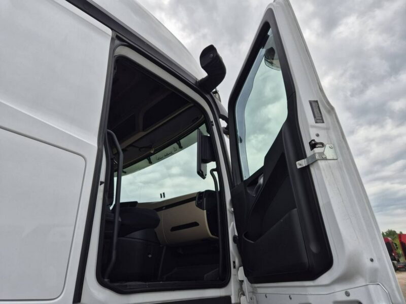 Mercedes Actros