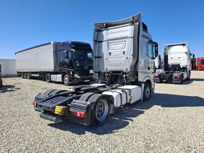 Mercedes Actros