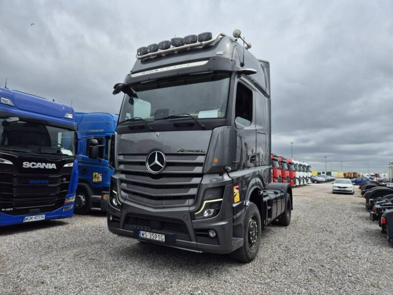 Mercedes Actros