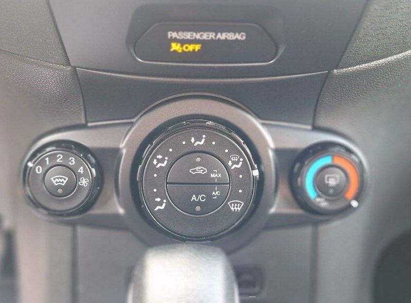 Ford Fiesta super stan mały przebieg klima automat Mk7 (2008-)