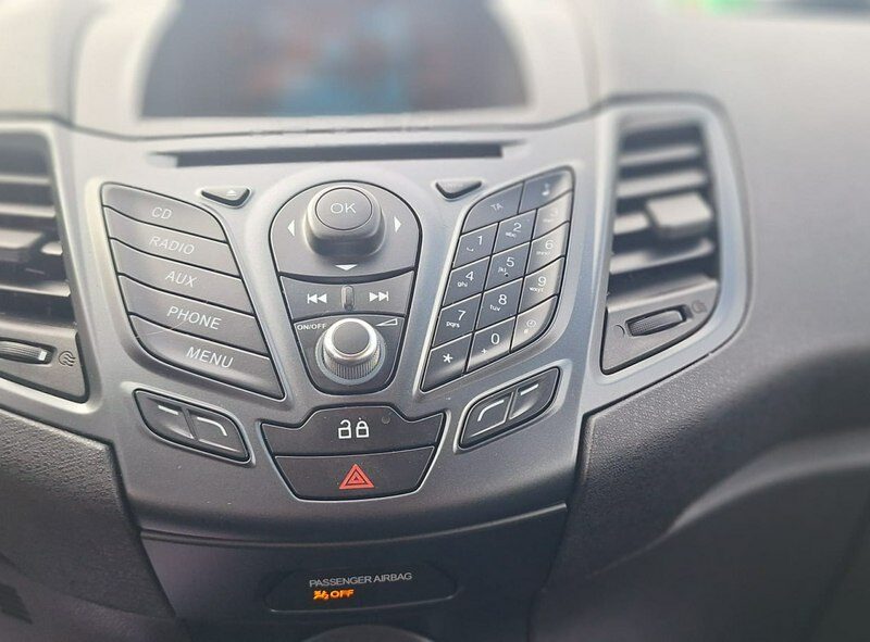 Ford Fiesta super stan mały przebieg klima automat Mk7 (2008-)