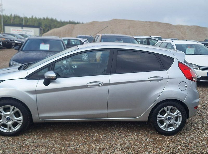 Ford Fiesta super stan mały przebieg klima automat Mk7 (2008-)