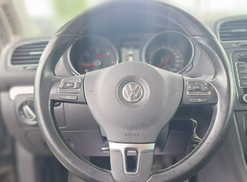 Volkswagen Golf Highline Climatronic common rail ledy bixenon panorama alkantara navi VI (2008-2012)