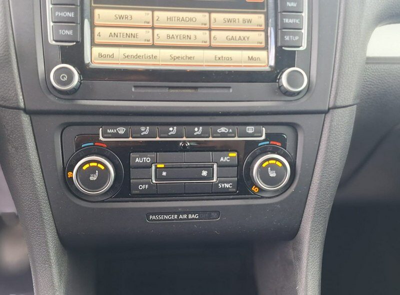 Volkswagen Golf Highline Climatronic common rail ledy bixenon panorama alkantara navi VI (2008-2012)