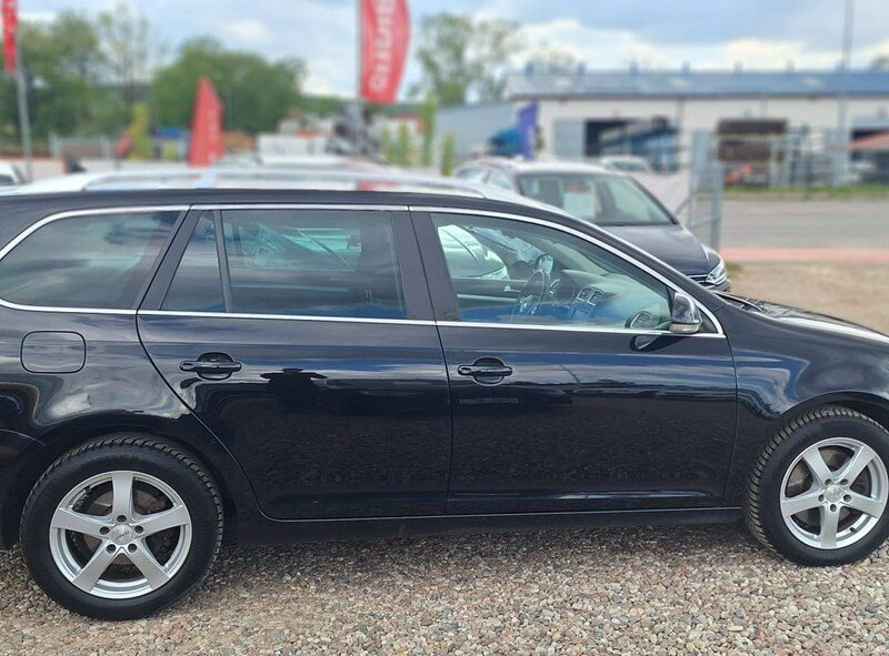 Volkswagen Golf Highline Climatronic common rail ledy bixenon panorama alkantara navi VI (2008-2012)