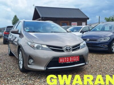 Toyota Auris duza navi kamera cofania ledy II (2012-)