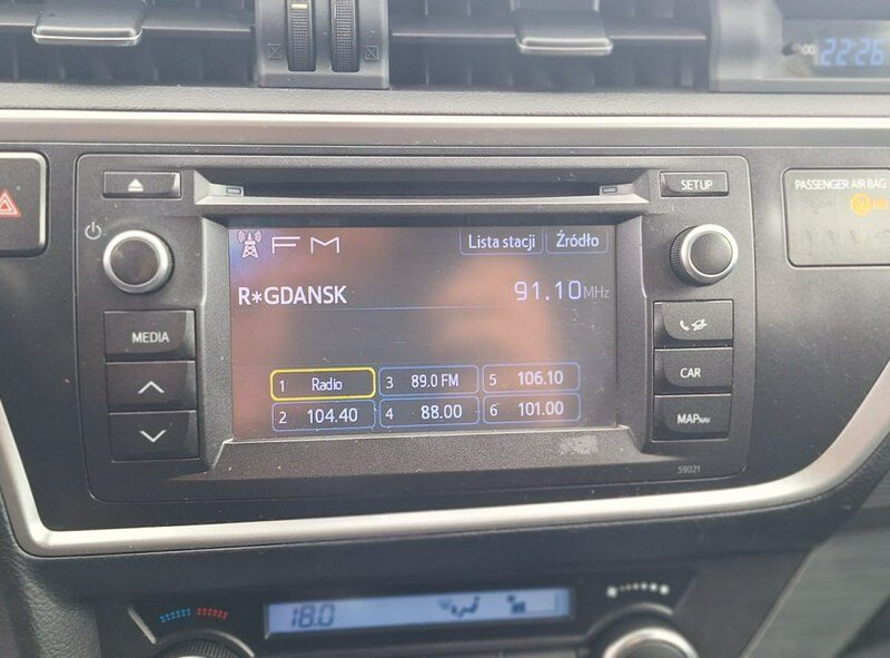 Toyota Auris duza navi kamera cofania ledy II (2012-)