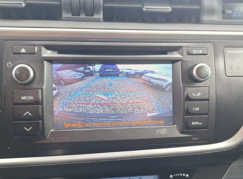 Toyota Auris duza navi kamera cofania ledy II (2012-)
