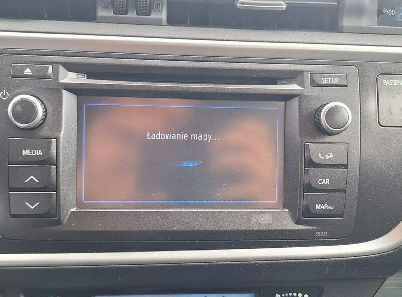 Toyota Auris duza navi kamera cofania ledy II (2012-)