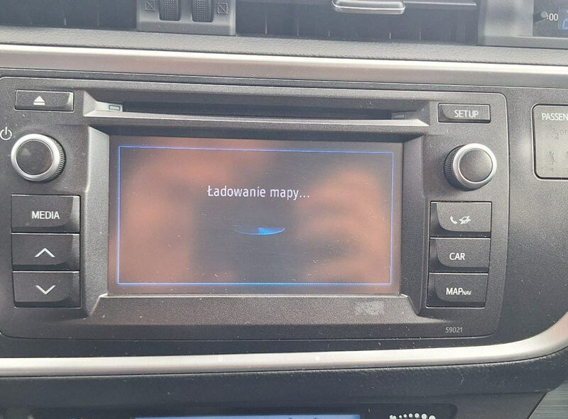 Toyota Auris duza navi kamera cofania ledy II (2012-)