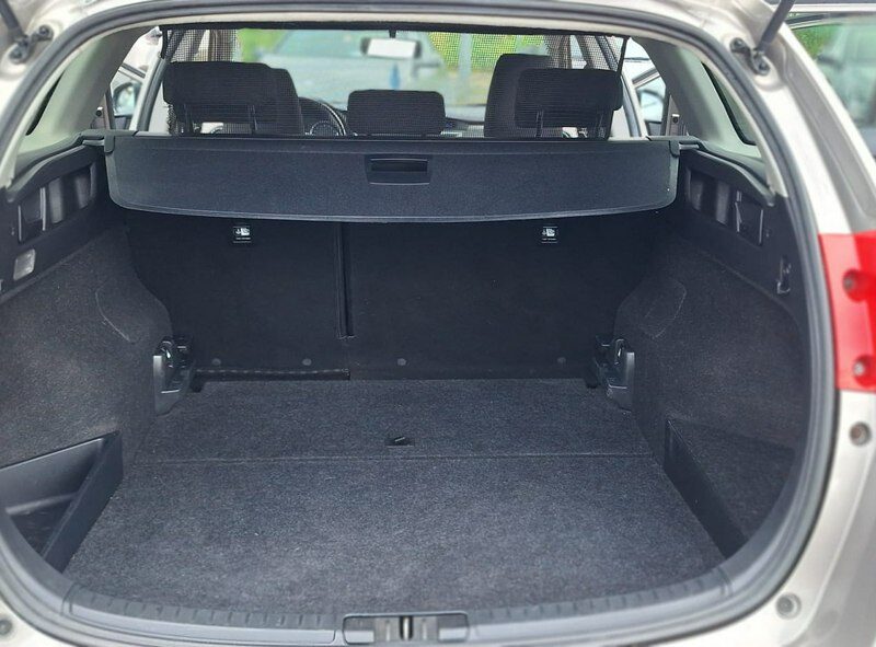 Toyota Auris duza navi kamera cofania ledy II (2012-)