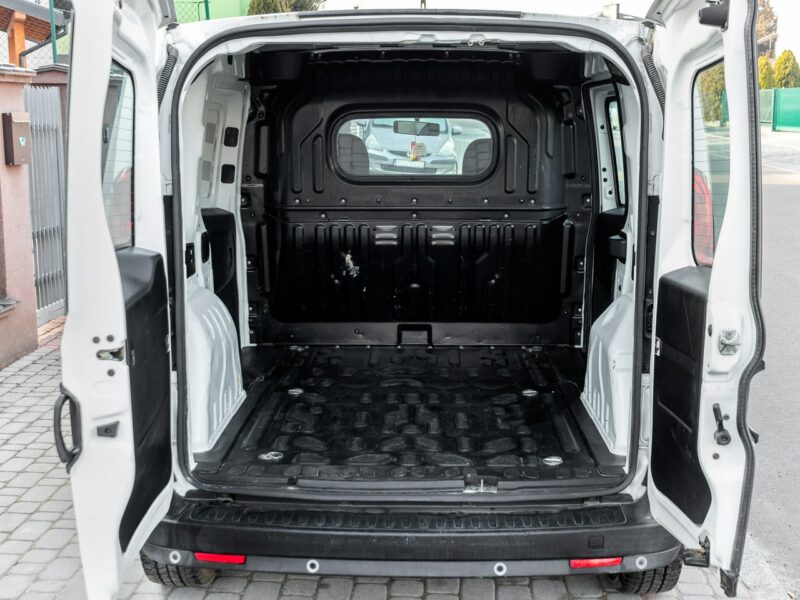 Opel Combo 1.3_Diesel_90KM_Parktronic