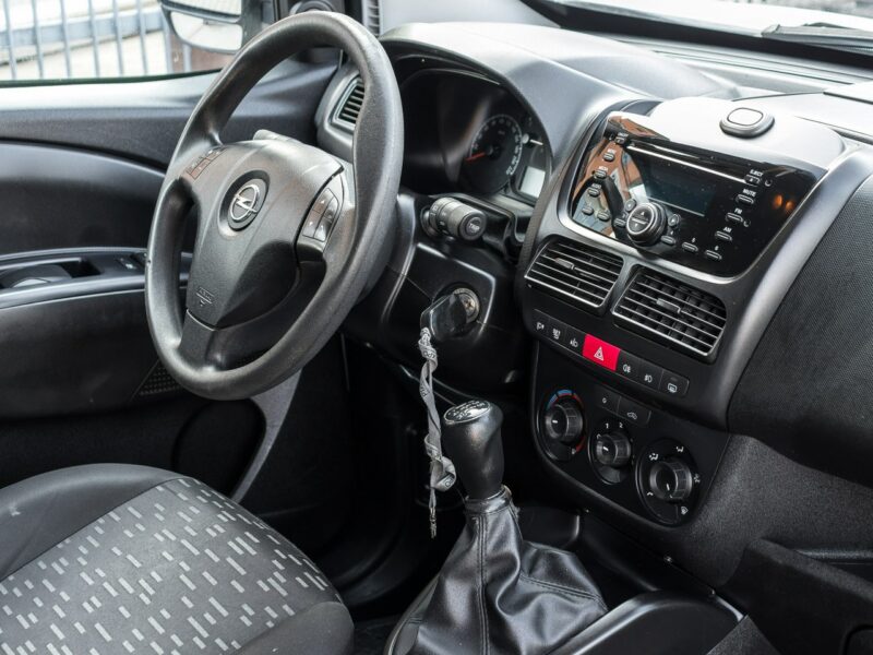 Opel Combo 1.3_Diesel_90KM_Parktronic