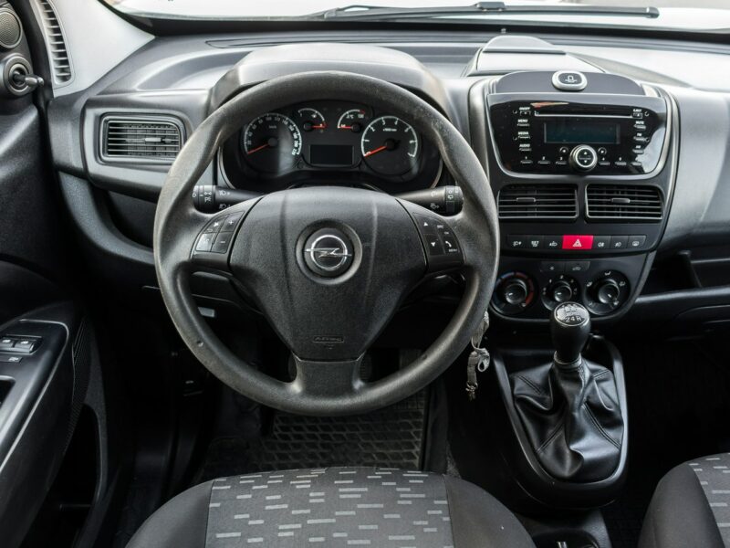 Opel Combo 1.3_Diesel_90KM_Parktronic