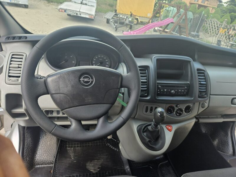 Opel Vivaro Opłacony Zdrowy Zadbany Serwisowany Long Gotowy do Pracy