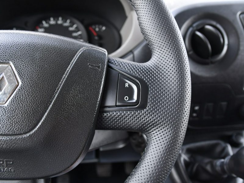 Renault Master 2,3dci. Cena Netto 36.900zł ,Klima,El.szyby.Centralka.Hak.Tempomat