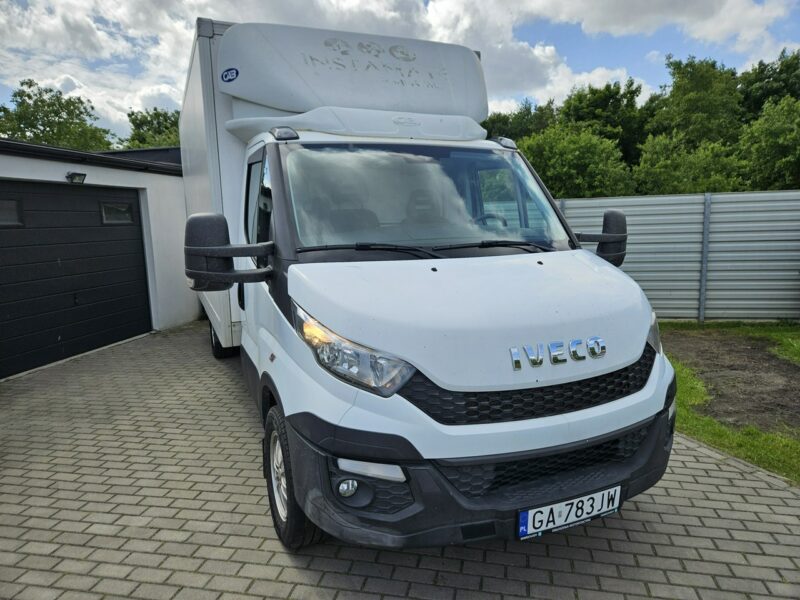 Iveco Daily 35S15 2.3 145KM bezwypadek NISKI PRZEBIEG winda FV 23% KONTENER