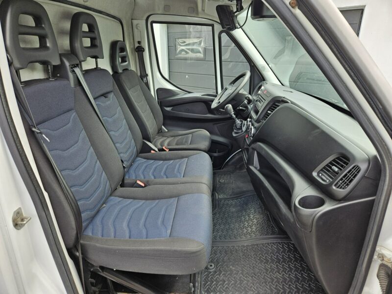 Iveco Daily 35S15 2.3 145KM bezwypadek NISKI PRZEBIEG winda FV 23% KONTENER