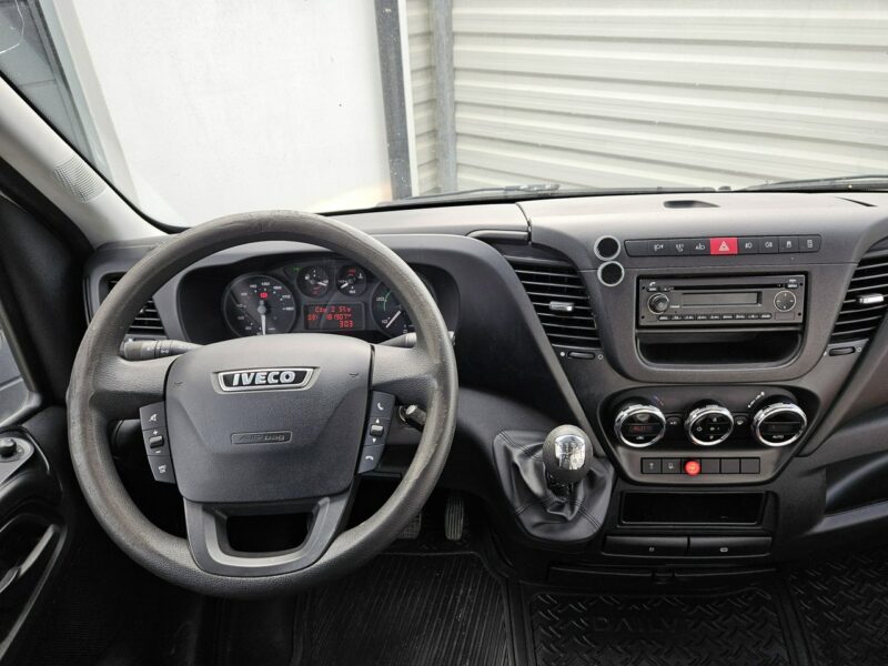 Iveco Daily 35S15 2.3 145KM bezwypadek NISKI PRZEBIEG winda FV 23% KONTENER