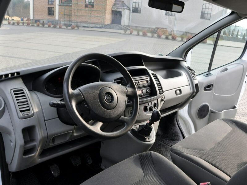Opel Vivaro 2.5CDTI(145KM)*Klimatyzacja*Hak*I Właściciel*Serwisowany*z Niemiec