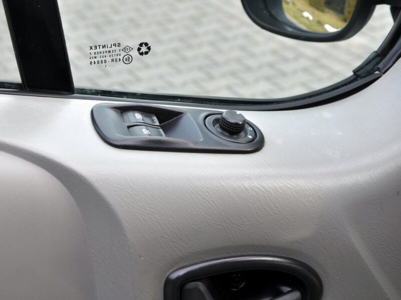 Opel Vivaro 2.5CDTI(145KM)*Klimatyzacja*Hak*I Właściciel*Serwisowany*z Niemiec