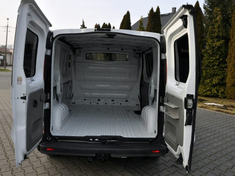 Opel Vivaro 2.5CDTI(145KM)*Klimatyzacja*Hak*I Właściciel*Serwisowany*z Niemiec