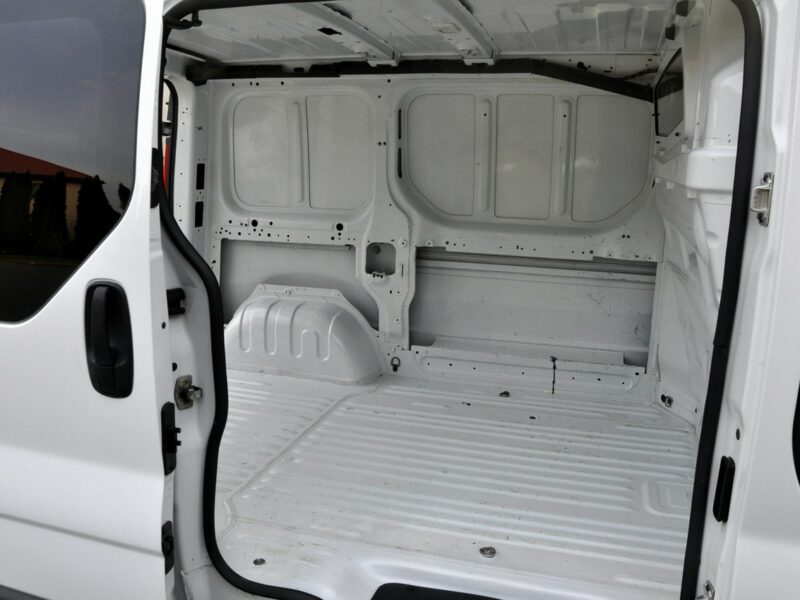 Opel Vivaro 2.5CDTI(145KM)*Klimatyzacja*Hak*I Właściciel*Serwisowany*z Niemiec