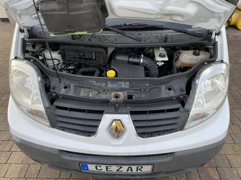 Renault Trafic 2.0 115KM 6 biegów klima blaszak z Niemiec