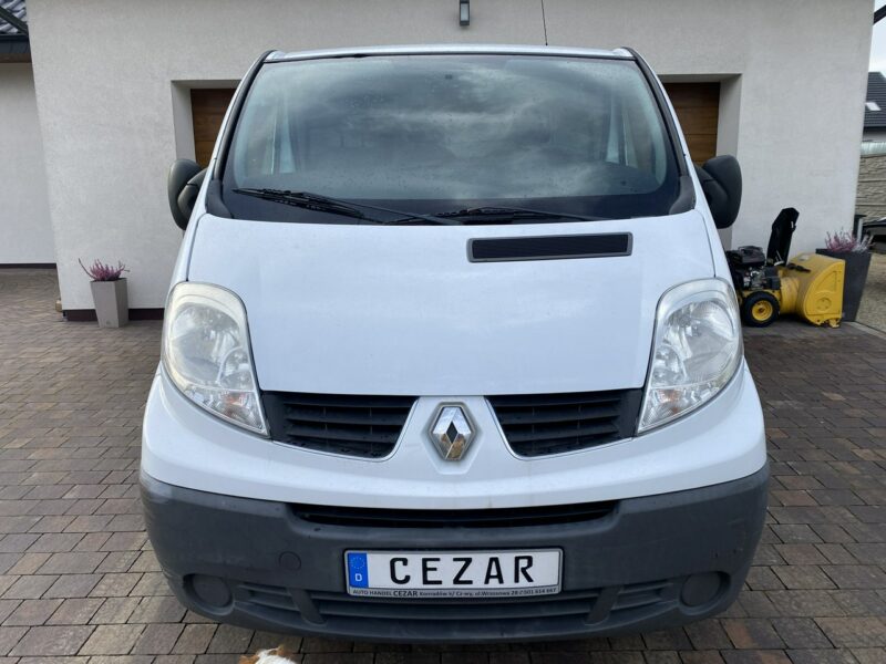 Renault Trafic 2.0 115KM 6 biegów klima blaszak z Niemiec