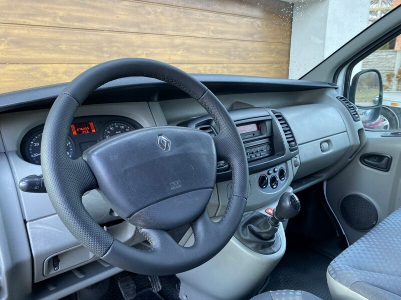 Renault Trafic 2.0 115KM 6 biegów klima blaszak z Niemiec
