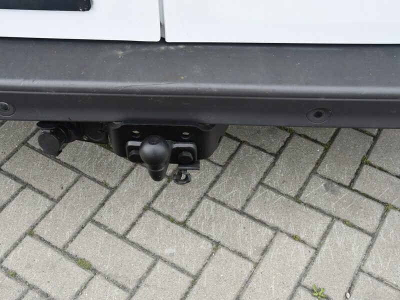 Renault Trafic 2,0dci 3 Osoby El.szyby.Centralka.Serwis.Klimatyzacja.Hak.kredyt.OKAZJ