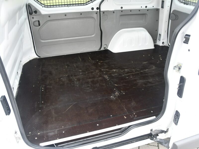 Renault Trafic 2,0dci 3 Osoby El.szyby.Centralka.Serwis.Klimatyzacja.Hak.kredyt.OKAZJ