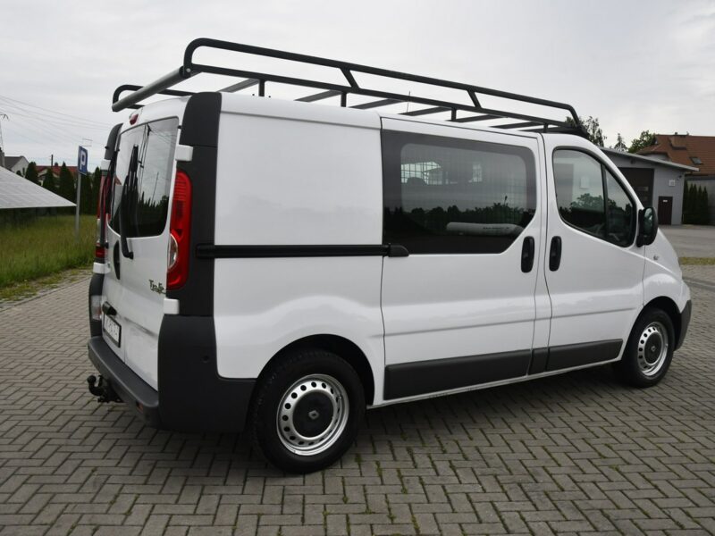 Renault Trafic 2,0dci 3 Osoby El.szyby.Centralka.Serwis.Klimatyzacja.Hak.kredyt.OKAZJ
