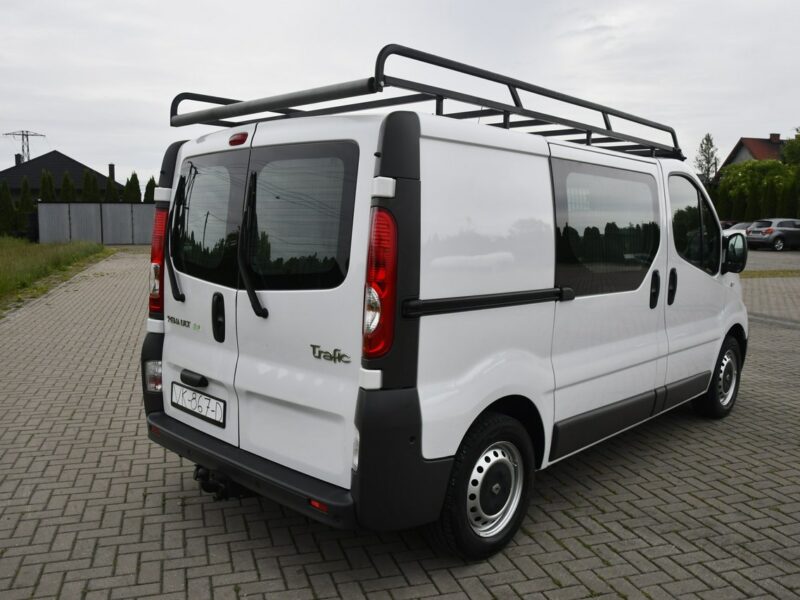 Renault Trafic 2,0dci 3 Osoby El.szyby.Centralka.Serwis.Klimatyzacja.Hak.kredyt.OKAZJ