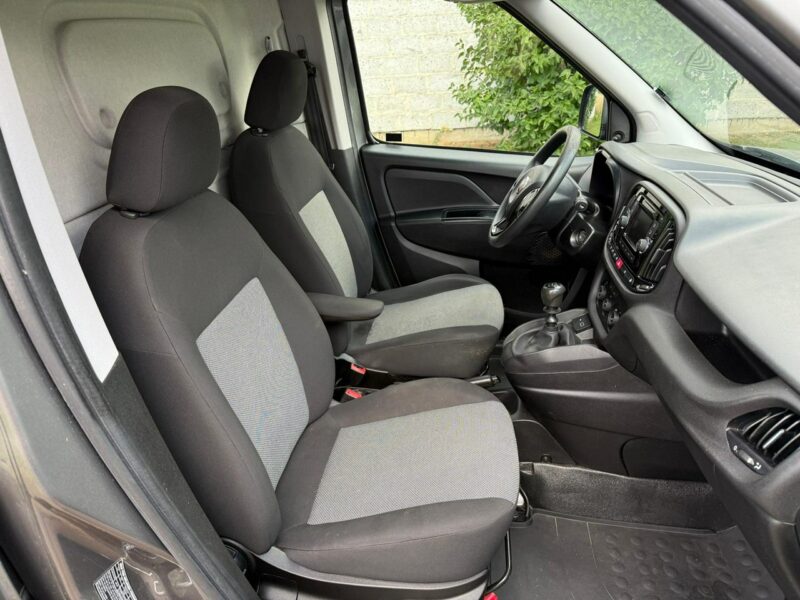 Fiat Doblo 1.4Tjet 120KM z Nowym LPG przebieg 95 tys km 2x boczne drzwi