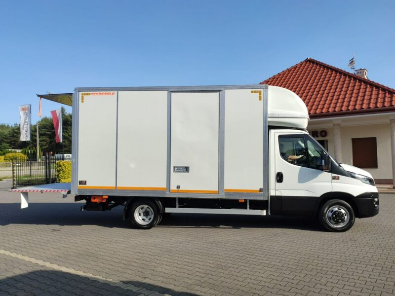 Iveco Daily 35C14 Hi-Matic Do 3,5tony Kontener8-Palet Winda Drzwi Boczne Grudzień 2019r