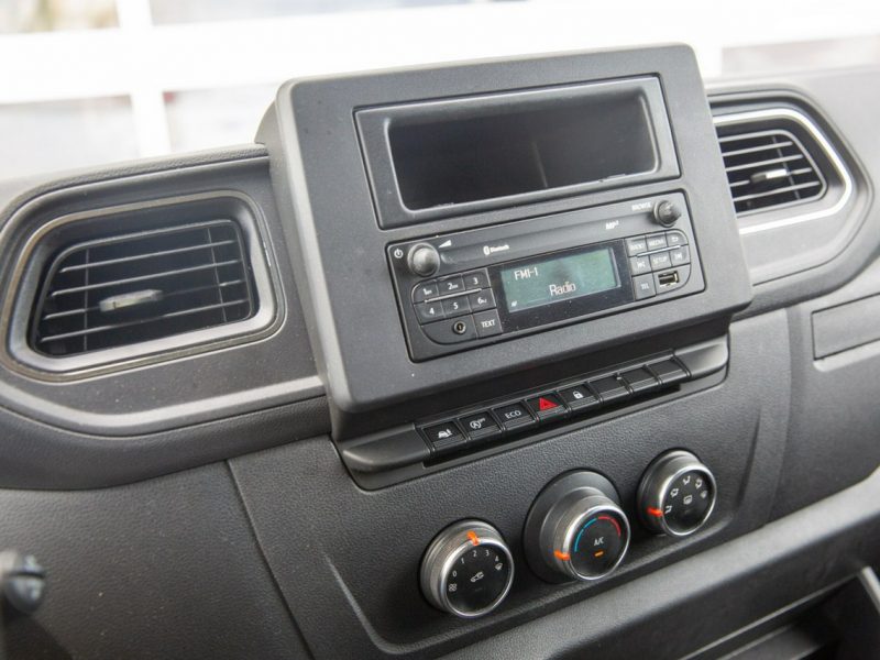 Renault Master 2.3 KONTENER + WINDA UDT W CENIE Salon PL Leasing bez wpłaty własnej