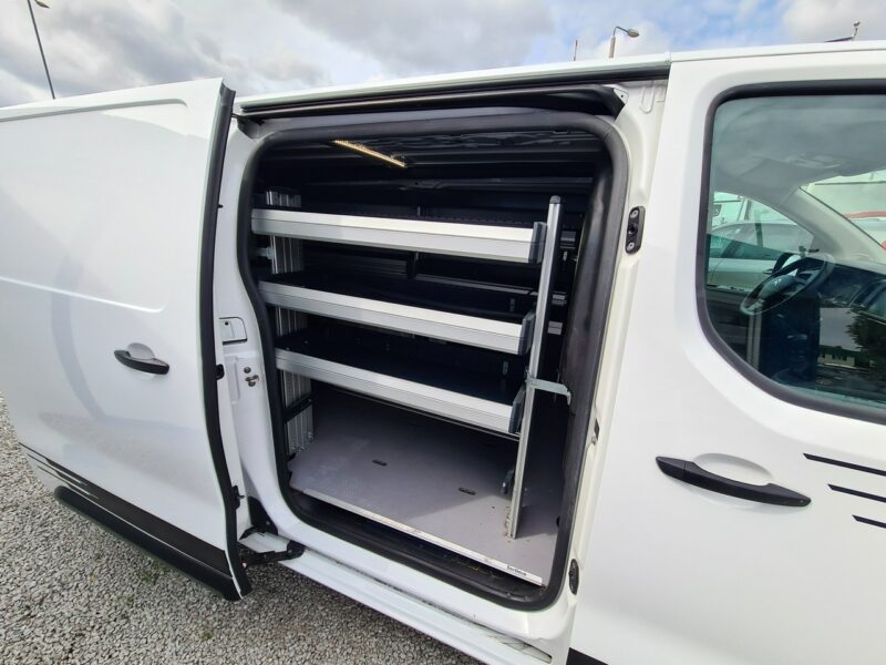 Citroen Jumpy LONG 2.0 HDI 3-Osobowy Zadbudowa Navi Kamera 2xPDC Półskóry Asystent
