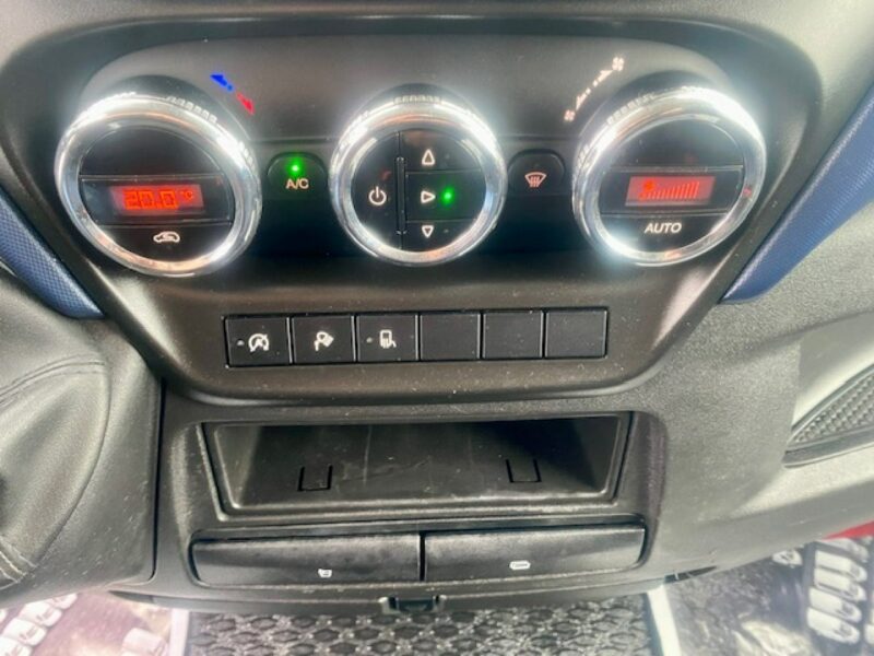 Iveco Daily SALON PL / VOLL / AUTOMAT / 97 tys.km / NAVI / KAMERA / Gwarancja