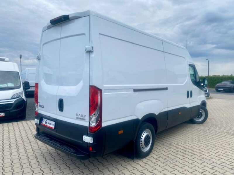 Iveco Daily SALON PL / VOLL / AUTOMAT / 97 tys.km / NAVI / KAMERA / Gwarancja
