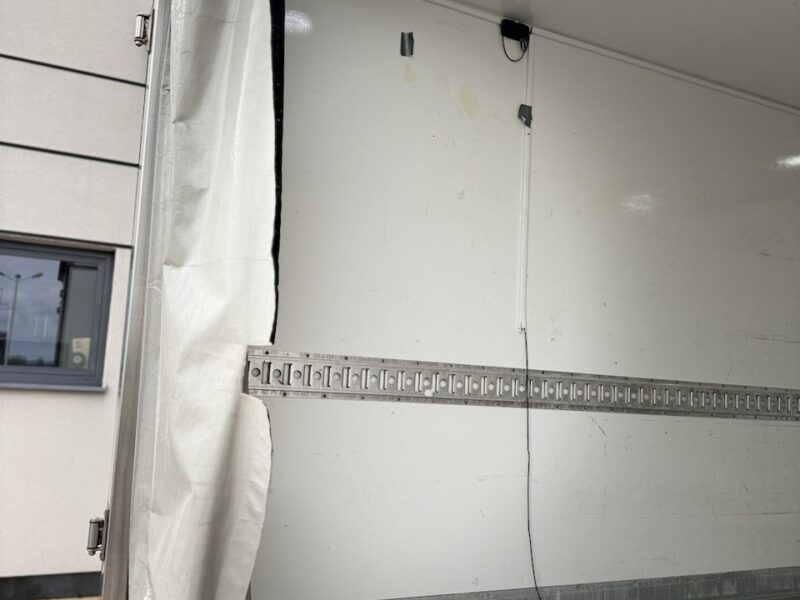 Volkswagen Crafter Crafter 2.0Tdi 177Ps Kontener + chłodnia, DSG , Vat-2 , netto 70999pln