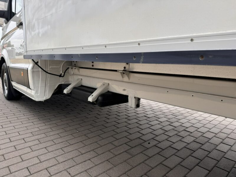 Volkswagen Crafter Crafter 2.0Tdi 177Ps Kontener + chłodnia, DSG , Vat-2 , netto 70999pln