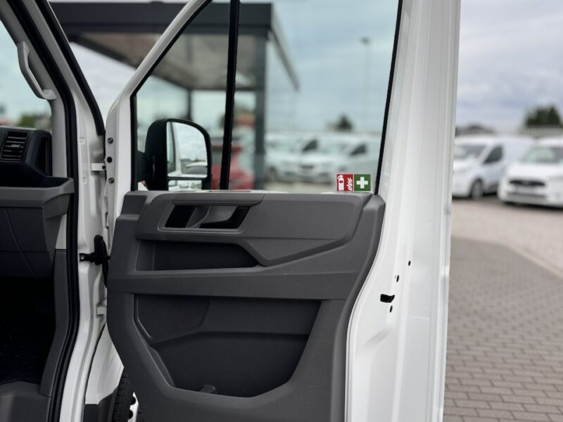 Volkswagen Crafter Crafter 2.0Tdi 177Ps Kontener + chłodnia, DSG , Vat-2 , netto 70999pln