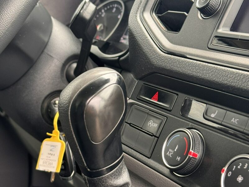 Volkswagen Crafter Crafter 2.0Tdi 177Ps Kontener + chłodnia, DSG , Vat-2 , netto 70999pln